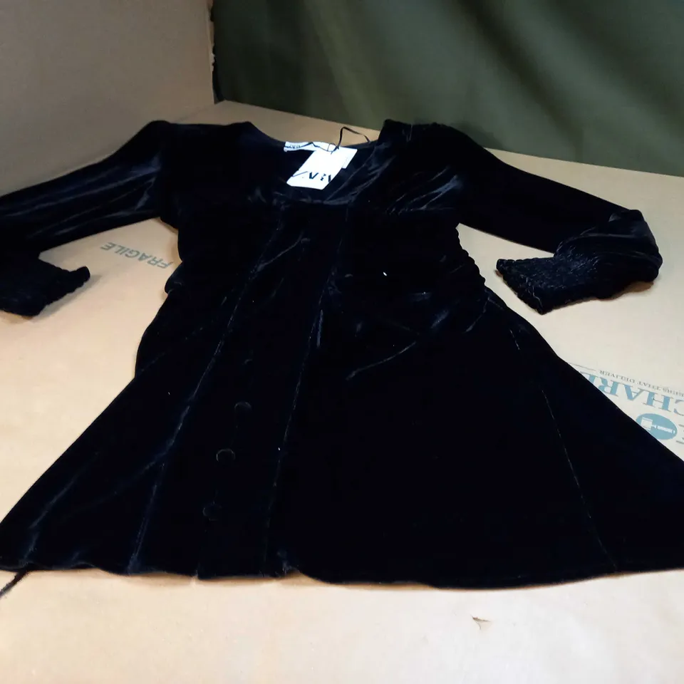 ZARA BLACK VELVET BUTTON DETAILED LONG SLEEVED MINI - SMALL