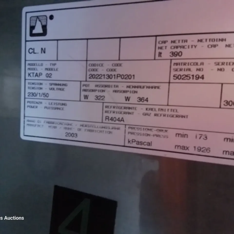 COMMERCIAL TRIPLE DOOR COUNTER FRIDGE