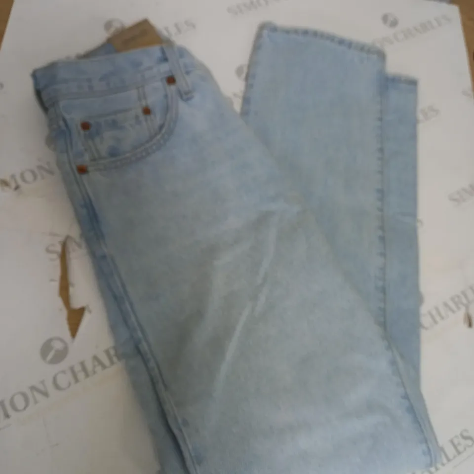 LIGHT BLUE LEV JEANS SIZE 26X30