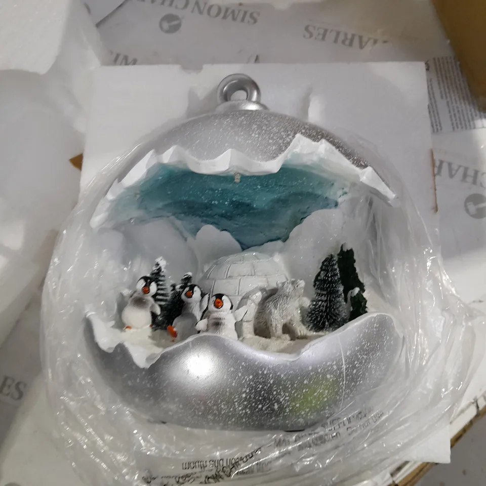 SANTA EXPRESS CHRISTMAS DETAILED BAUBLE DECORATION 