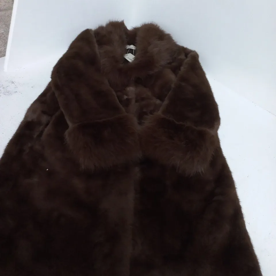 VALLISSIERE BROWN FUR COAT – WOMEN’S, SIZE S/M (VERI