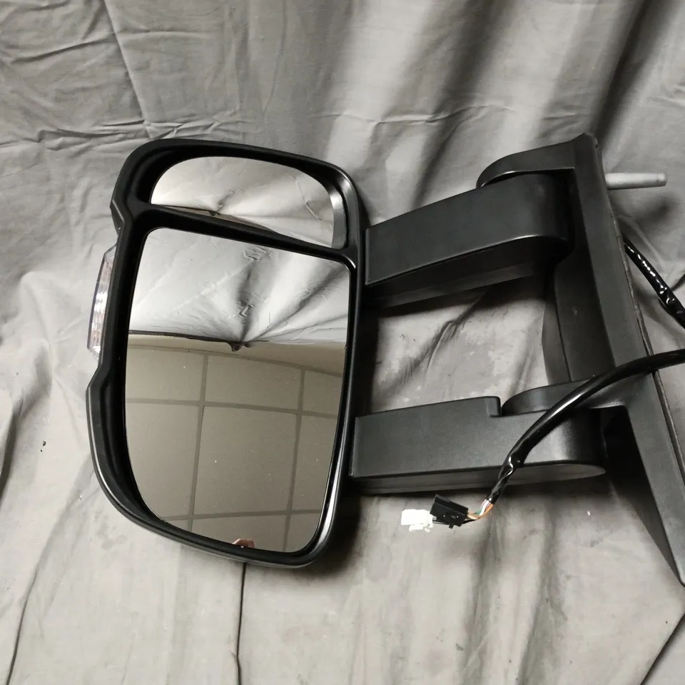 WING MIRROR ASSEMBLY – BLACK PLASTIC, ELECTRIC, WIRING CONNECTOR INCLUDED (VEHICLE PART)