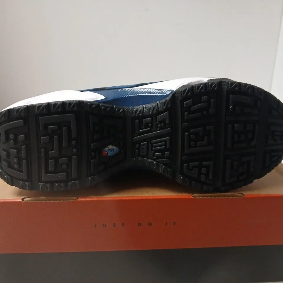 BOXED PAIR OF NIKE AIR MAX SNDR CAMO SNEAKERS –  UK 7.5