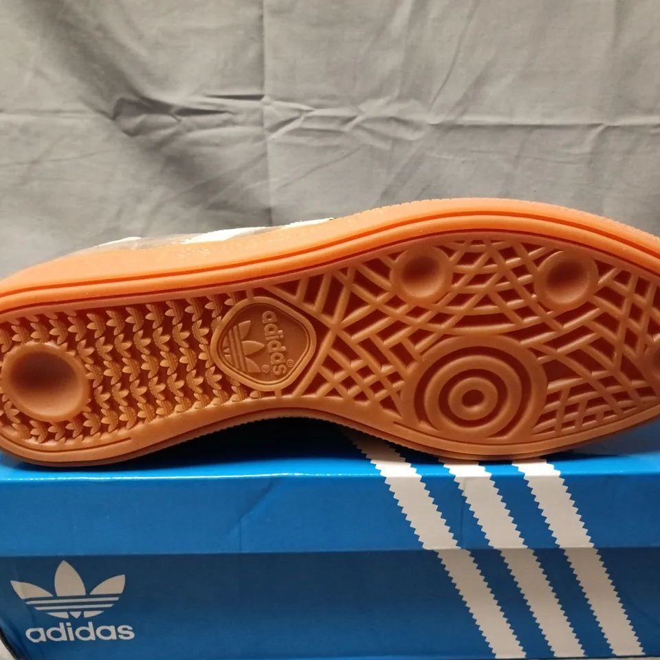 BOXED PAIR OF ADIDAS HANDBALL SPEZIAL TRAINERS IN GUM GREY - UK 8