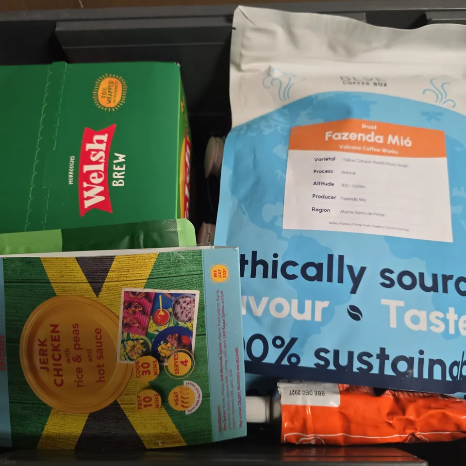 APPROXIMATELY 10 ASSORTED FOOD & DRINK ITEMS TO INCLUDE WELSH BREW TEA, PLENISH CASHEW DRINK, RED CHILLI PUREE, ETC - COLLECTION ONLY