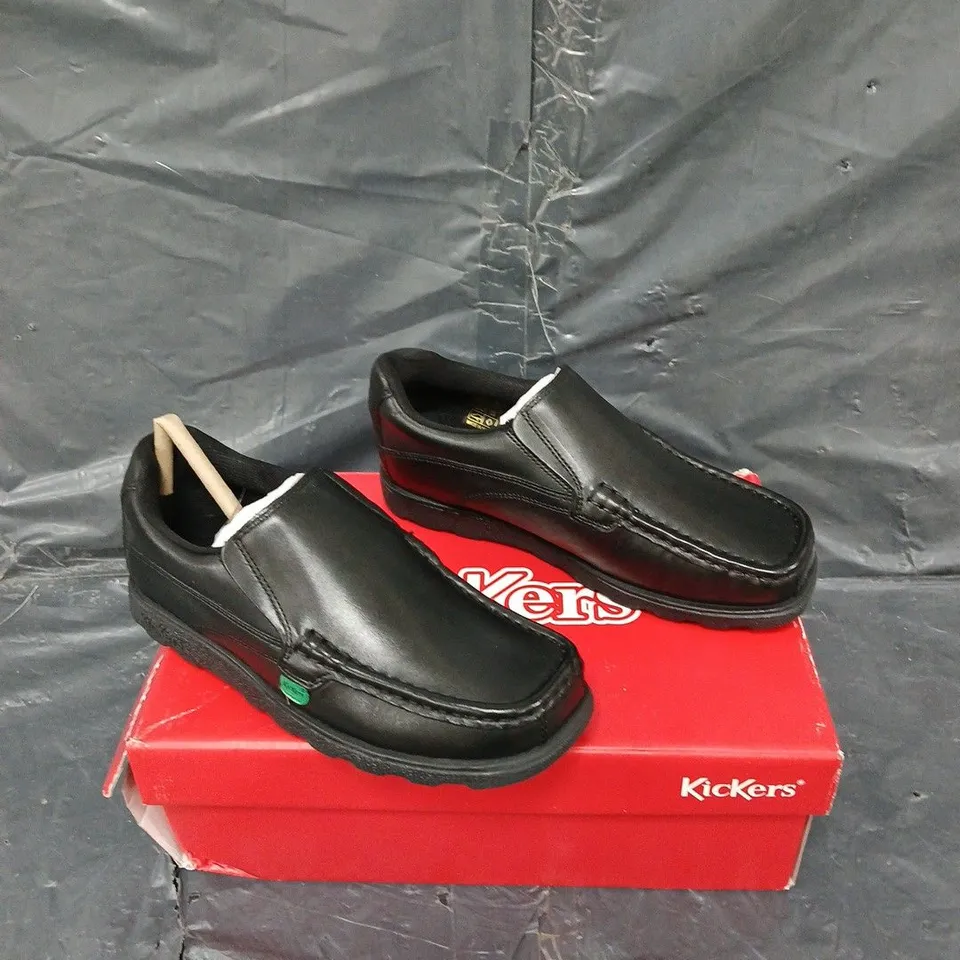 BOXED PAIR OF KICKERS FRAGMA SLIP LEATHER BLACK SIZE 36