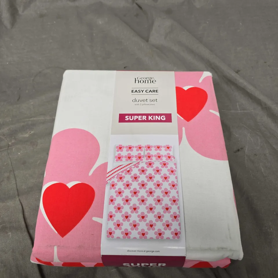 HOME EASY CARE HEART DESIGN DUVET SET - SUPER KING 