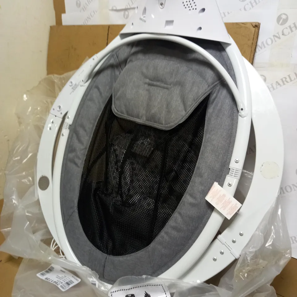 MUNCHKIN BLUETOOTH ENABLED LIGHTWEIGHT BABY SWING