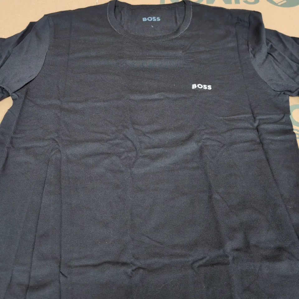 HUGO BOSS BLACK T-SHIRT – SIZE L