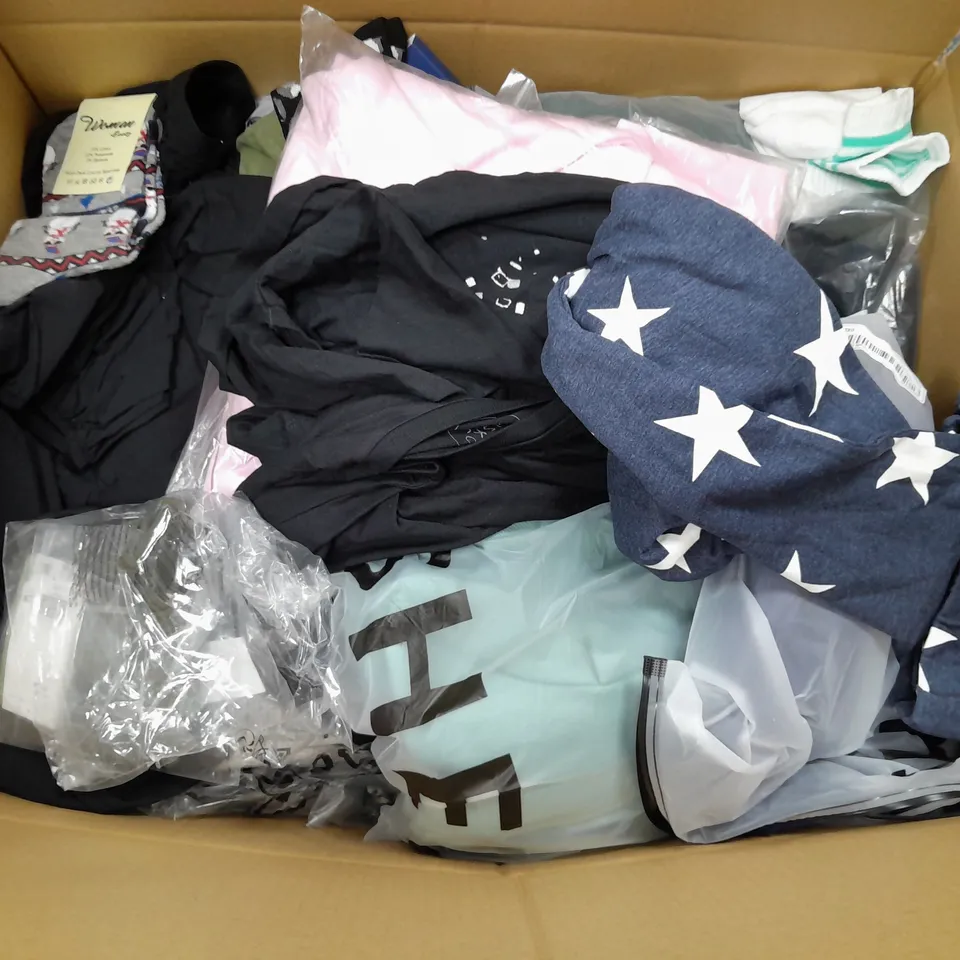 BOX OF APPROXIMATELY 25 ASSORTED CLOTHING ITEMS TO INCUDE -  JACKET, T-SHIRTS  , , SOCKS, ETC