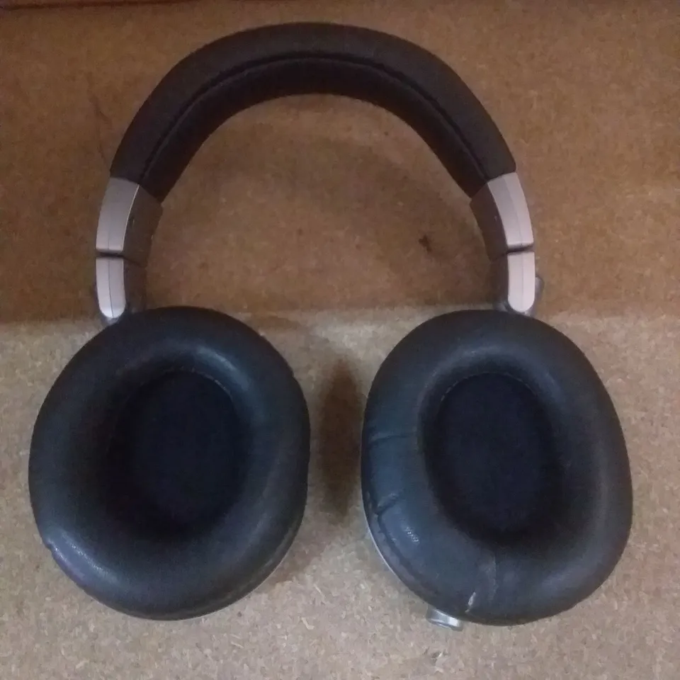 AUDIO TECHNICA ATH-M50 MONITOR HEADPHONES