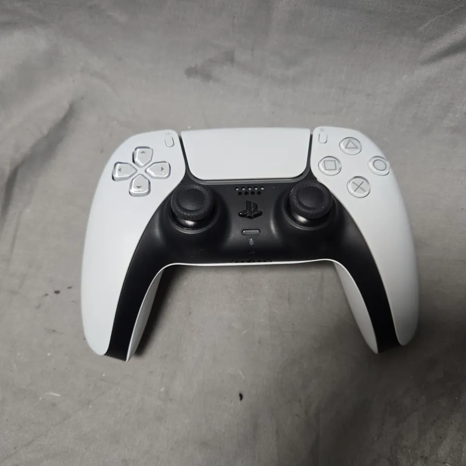 SONY PLAYSTATION 5 DUALSENSE WIRELESS CONTROLLER – WHITE (CFI-ZCT1W)