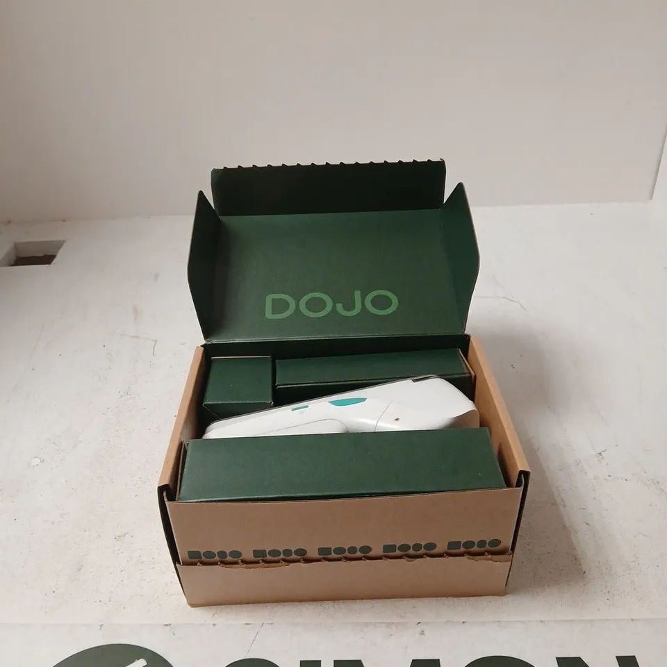 DOJO HANDHELD CARD MACHINE DEVICE – WHITE WITH TEAL ACCENTS, BOXED (A920-L920BM)