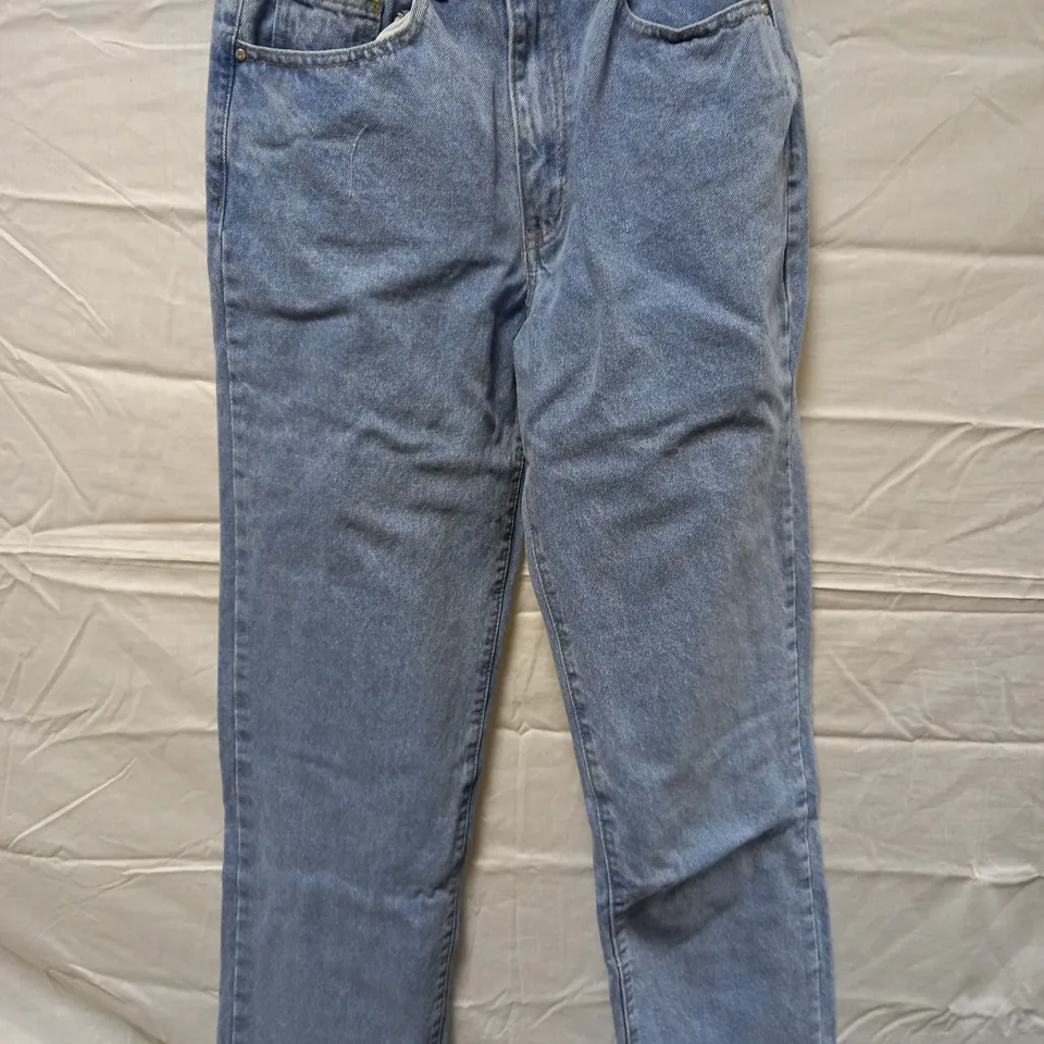 BOX OF APPROX 16 BRAND NEW COTTON:ON BAGGY STRAIGHT JEANS - FLYNN BLUE SIZE AUS 6