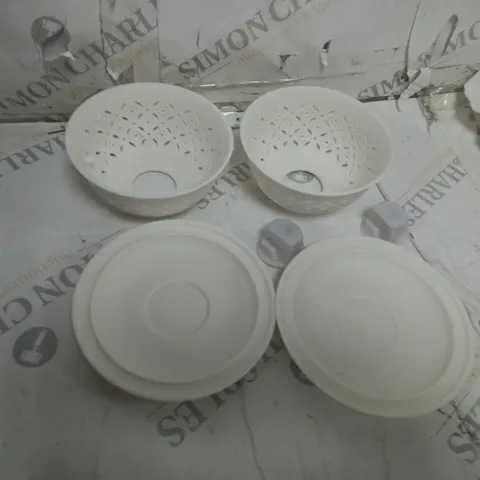 WHITE SET OF 32 BOWLS