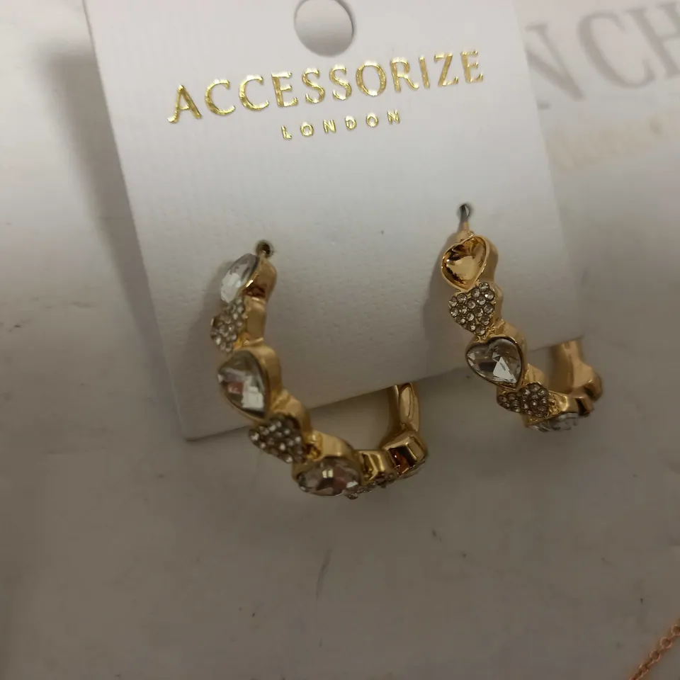 LOT OF 4 ASSORTED JEWELLERY ITEMS RRP £82