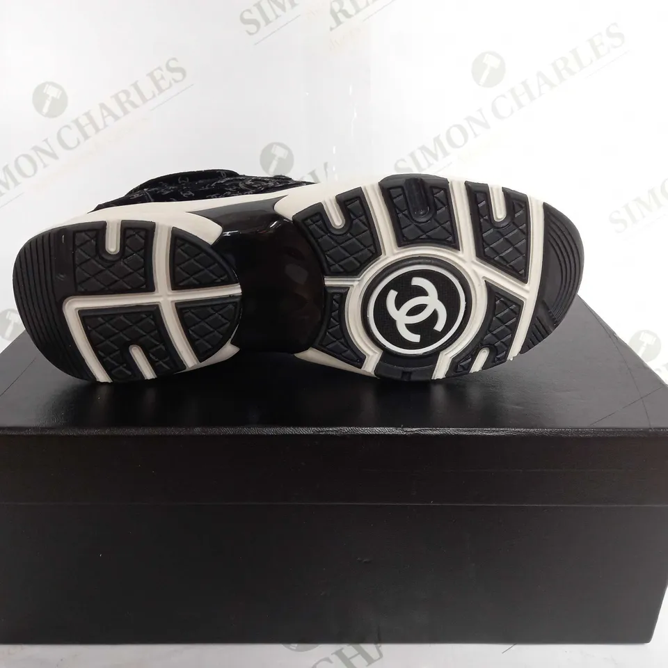 CHANEL TWEED GROSGRAIN BLACK SUEDE TRAINER - EU 40