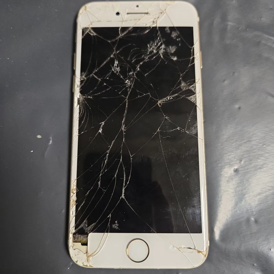 APPLE IPHONE 7 (A1778) SMARTPHONE