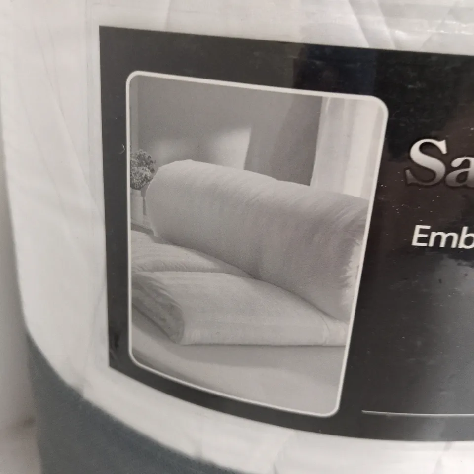 SATIN STRIPE 13.5 TOG DUVET - 230X220CM