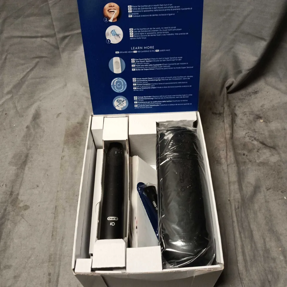 ORAL-B IO2 ELECTRIC TOOTHBRUSH HOLIDAY GIFT SET – BOXED