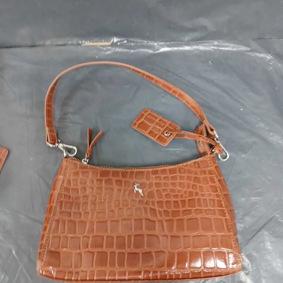 ASHWOOD SCOOP SMALL SHOULDER BAG BROWN 