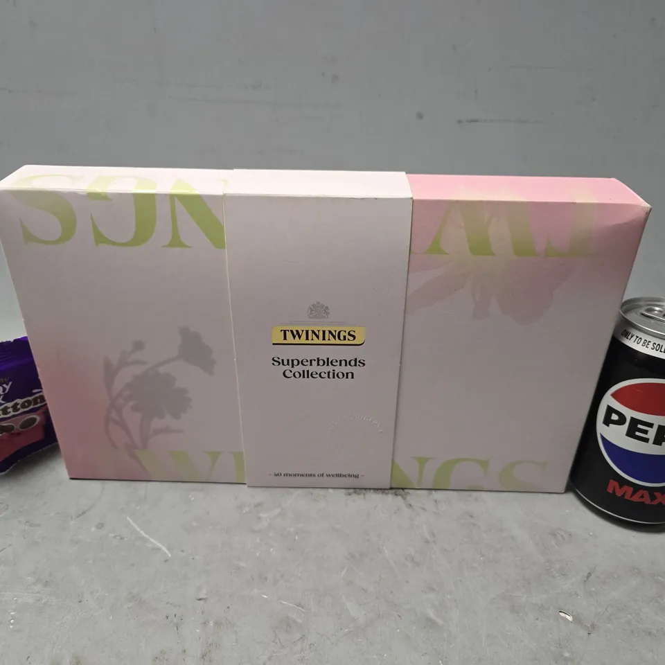 APPROXIMATELY 14 ASSORTED FOOD & DRINK ITEMS TO INCLUDE - CADBURYS BUTTONS , PEPSI MAX , TWINING SUPERBLENDS COLLECTION ETC