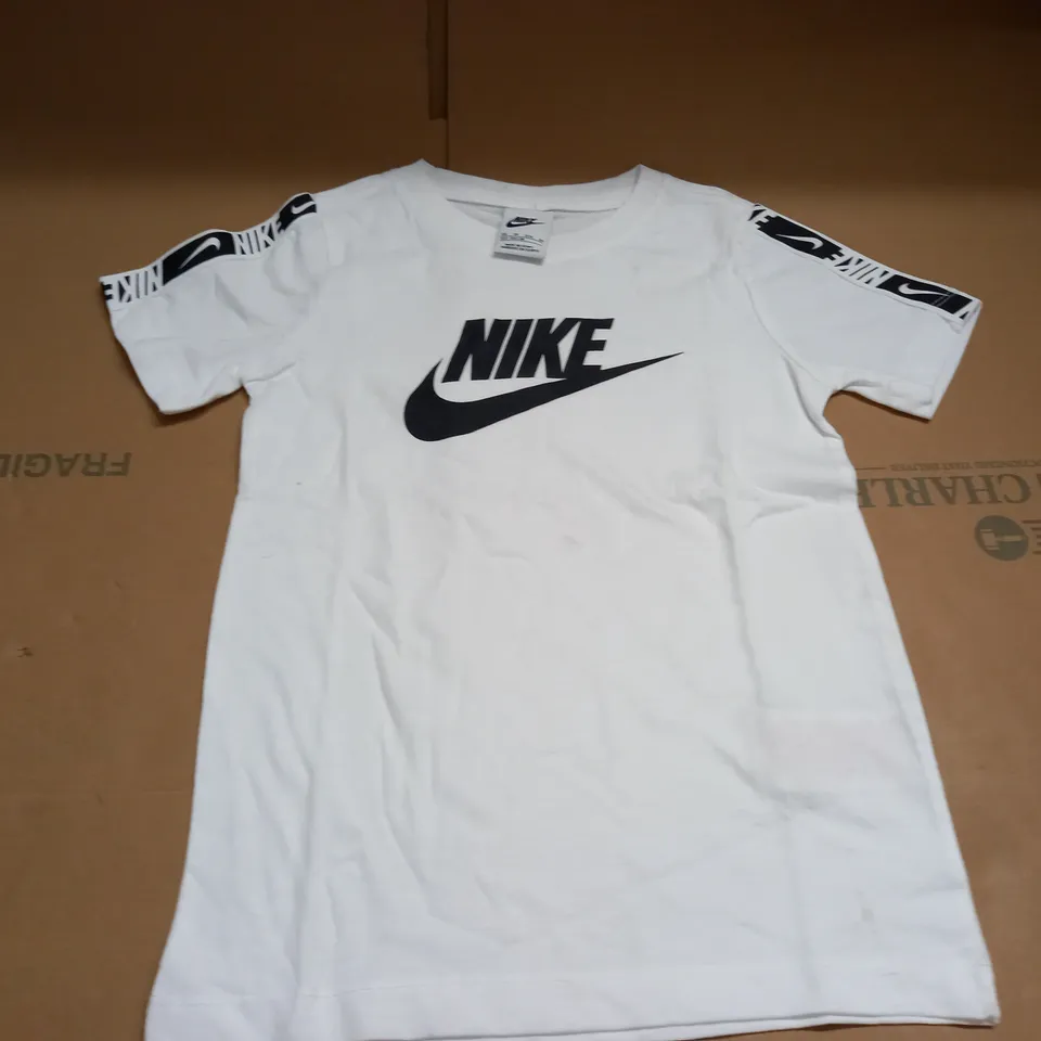 NIKE BOYS WHITE T-SHIRT - XS