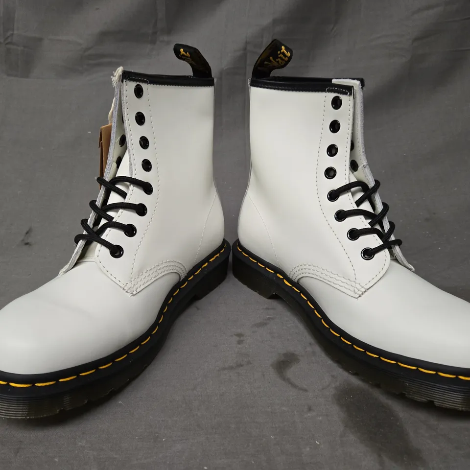 BOXED PAIR OF DR MARTENS 1460 ANKLE BOOTS IN WHITE UK SIZE 5