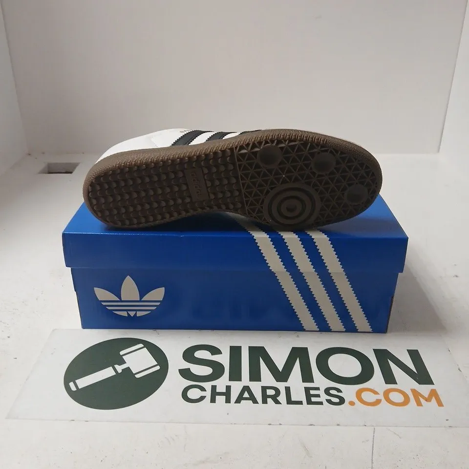 BOXED PAIR OF ADIDAS SAMBA OG TRAINERS IN WHITE - UK 6.5