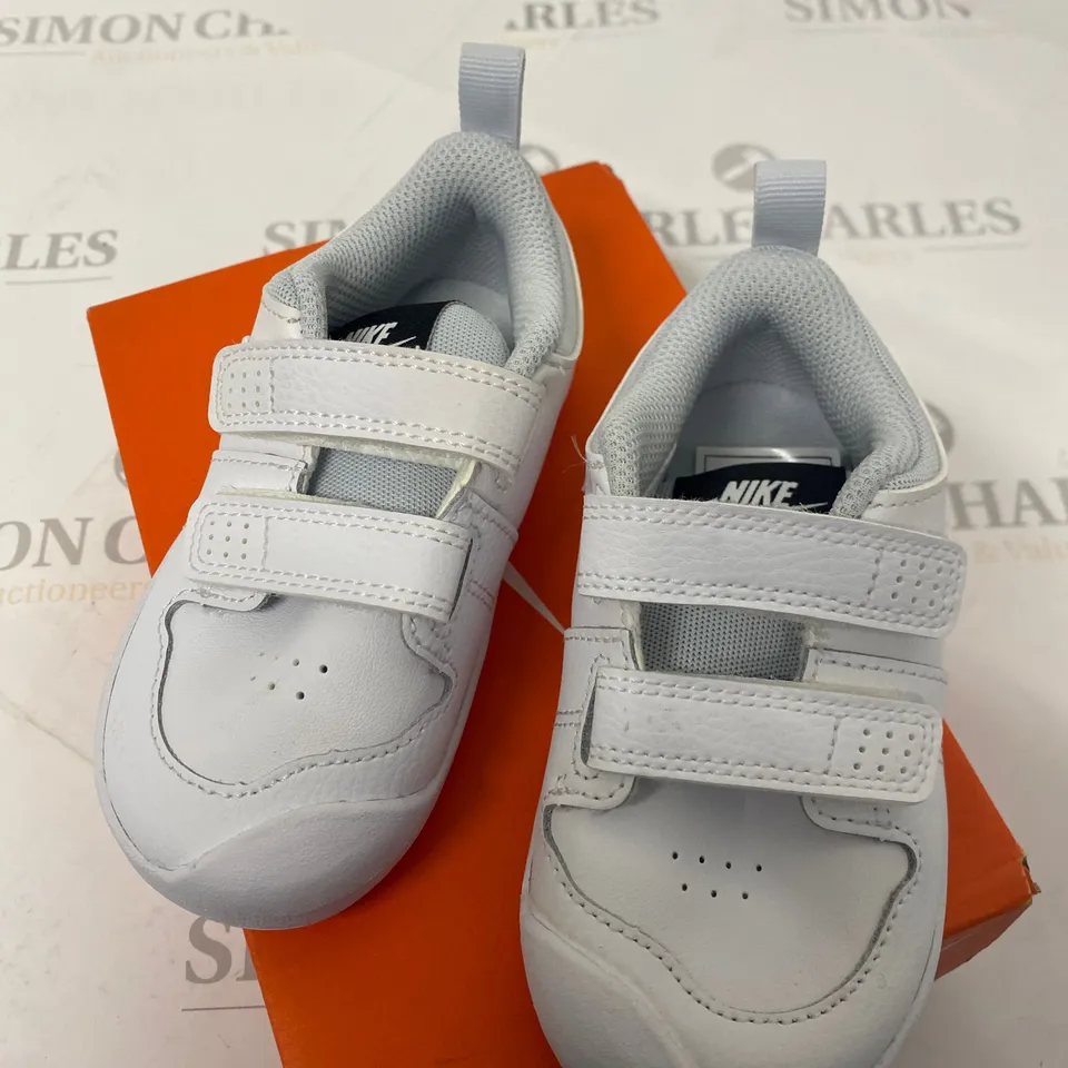 BOXED PAIR OF NIKE PICO 5 WHITE TRAINERS KIDS SIZE 6.5