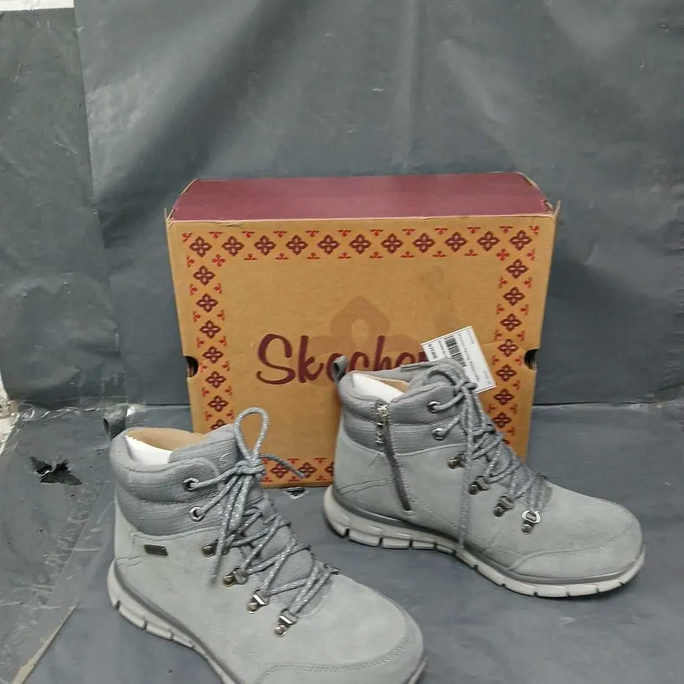 BOXED PAIR OF SKETCHERS SYENERGY BOOTS GREY 6 1/2