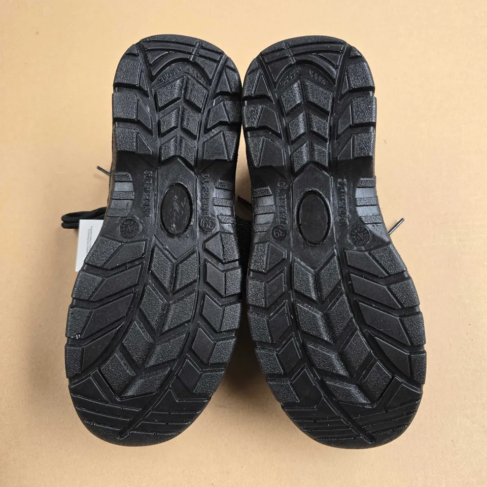BRAND NEW BOXED CONTRACTOR BLACK SAFETY BOOTS - UK 6