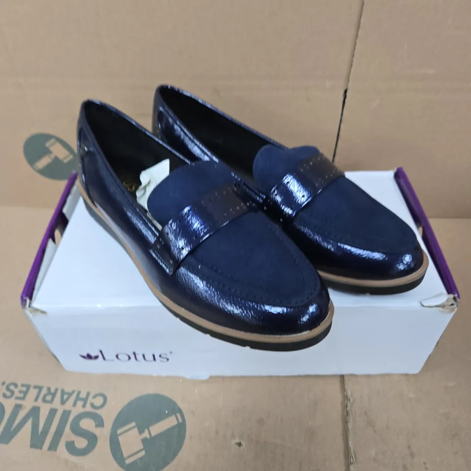 LOTUS NAVY PATENT LEATHER LOAFERS – UK 5 