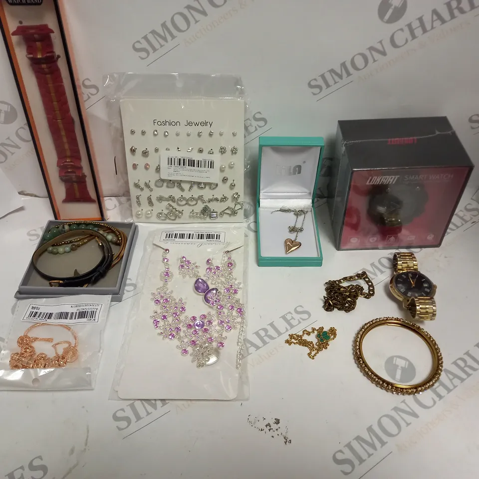 APPROXIMATELY 30 ASSORTED JEWELLERY ITEMS IN VARIOUS STYLES TO INCLUDE EARRINGS, NECKLACES, WATCHES ETC	