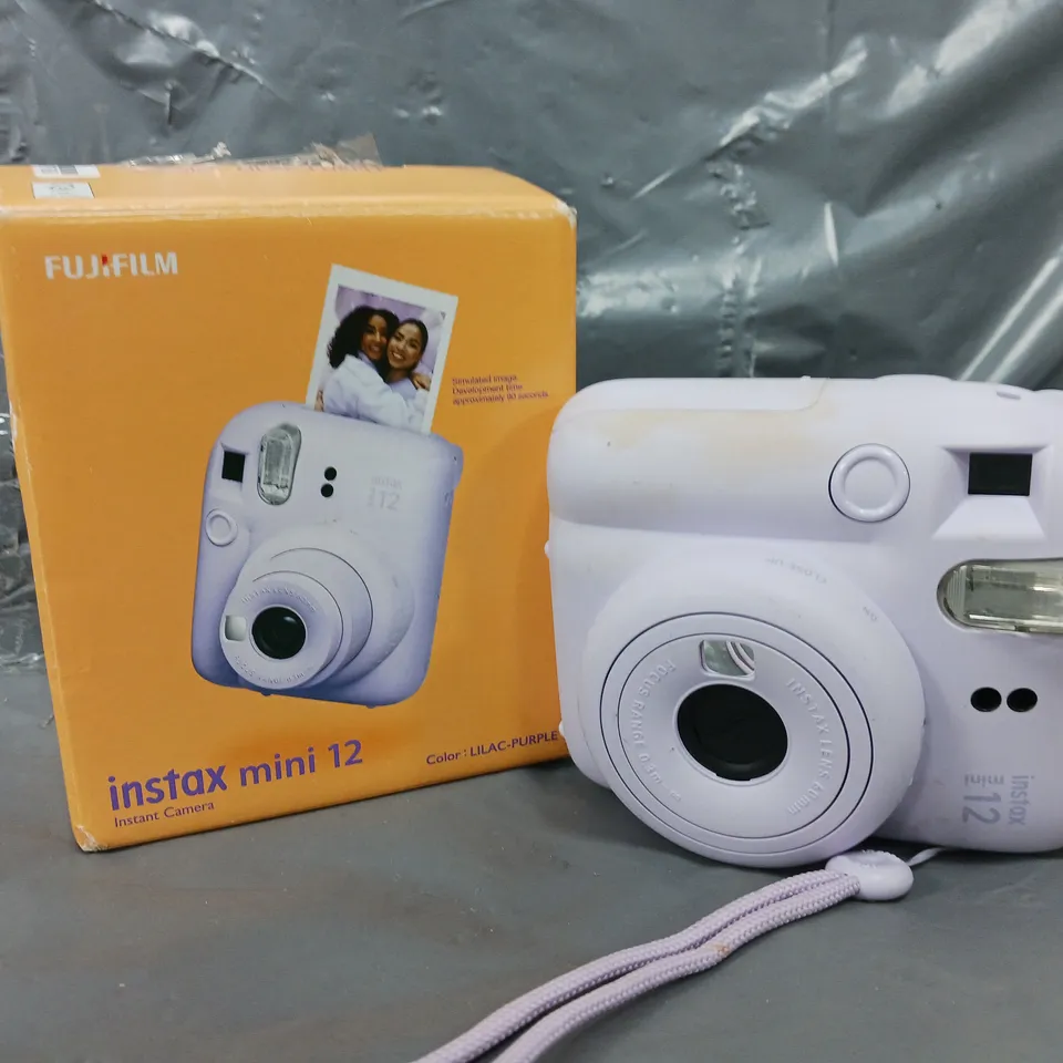 BOXED FUJIFILM INSTAX MINI 12 INSTANT CAMERA RRP £109.99