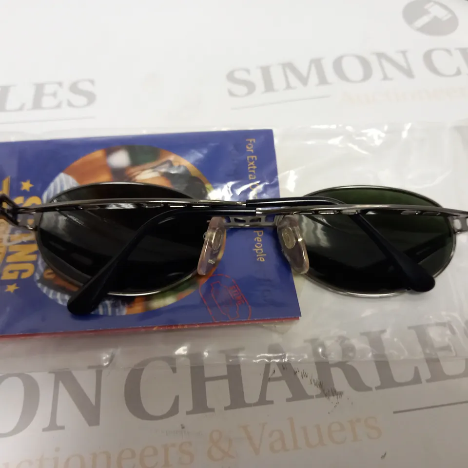 APPROX 10 DERIGO STING SUNGLASSES 