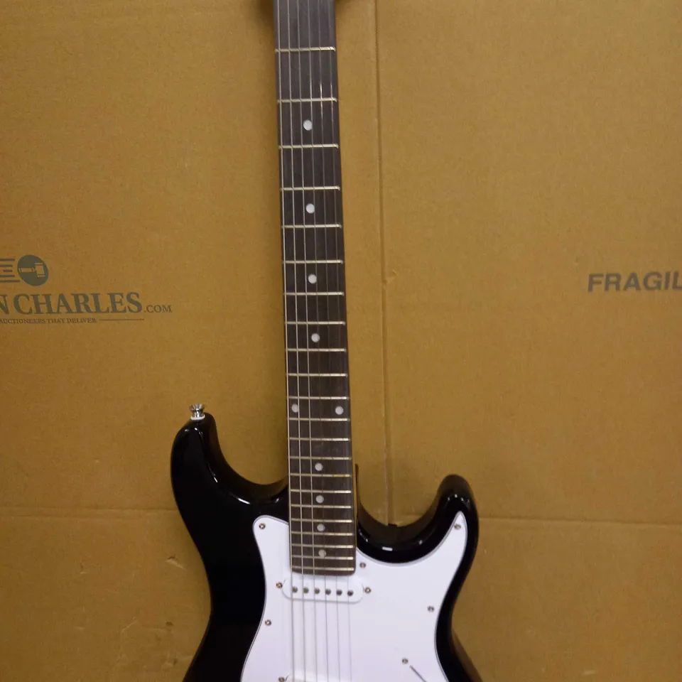 3RD AVENUE GA10 GUITAR AMPLIFIER