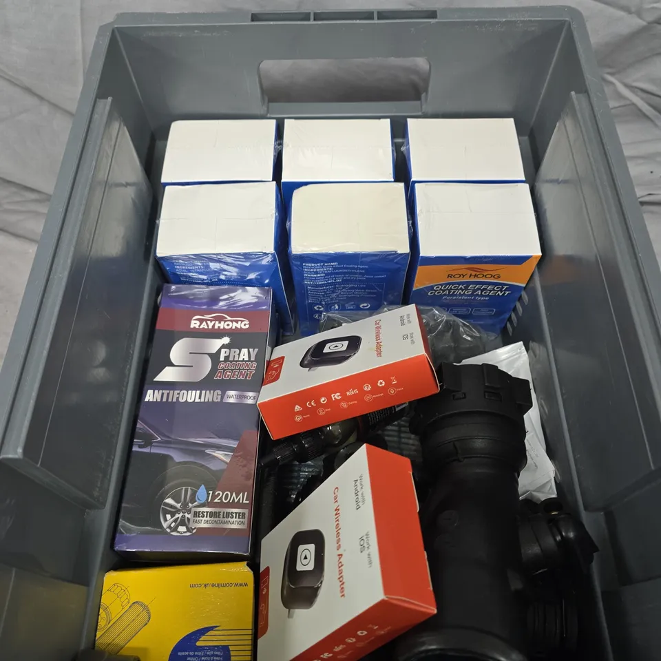 APPROXIMATELY 15 ASSORTED VEHICLE PARTS/ACCESSORIES TO INCLUDE CAR WIRELESS ADAPTER, COATING AGENT, OIL BASED LUBE ETC
