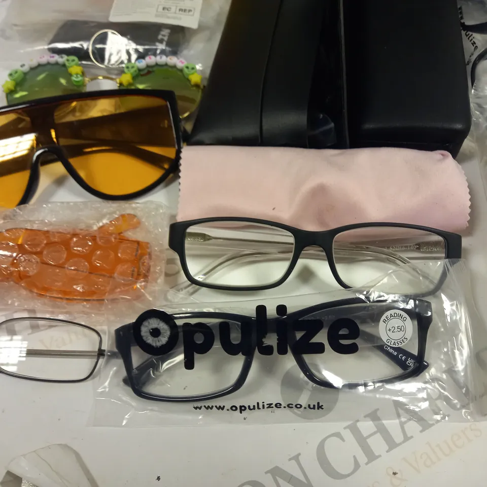 LOT OF ASSORTED PAIRS OF GLASSES TO INCLUDE HARRINGTON, PULIZE AND CIRCULR