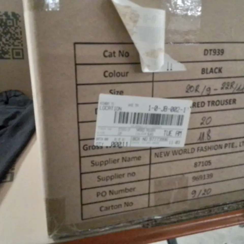 BOX CONTAINING APPROXIMATELY 20 BRAND NEW CAPSULE TAPERED BLACK TROUSERS 20R-22R