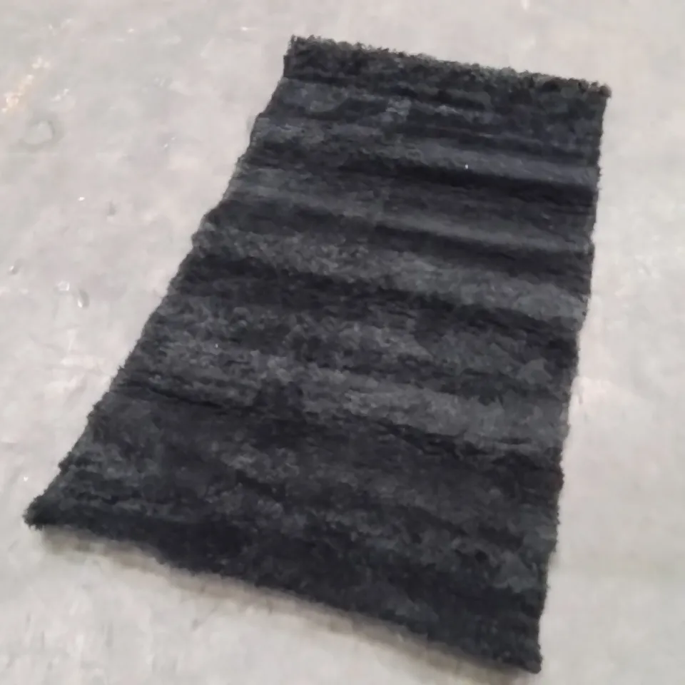 QUALITY DESIGNER AREA RUG - APPROXIMATELY 140X80CM