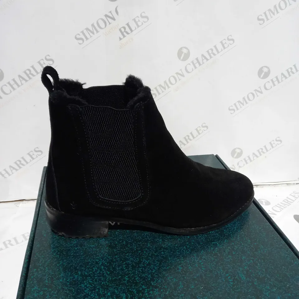 EMU ELLIN WATERPROOF SUEDE ANKLE BOOTS - BLACK - UK 8