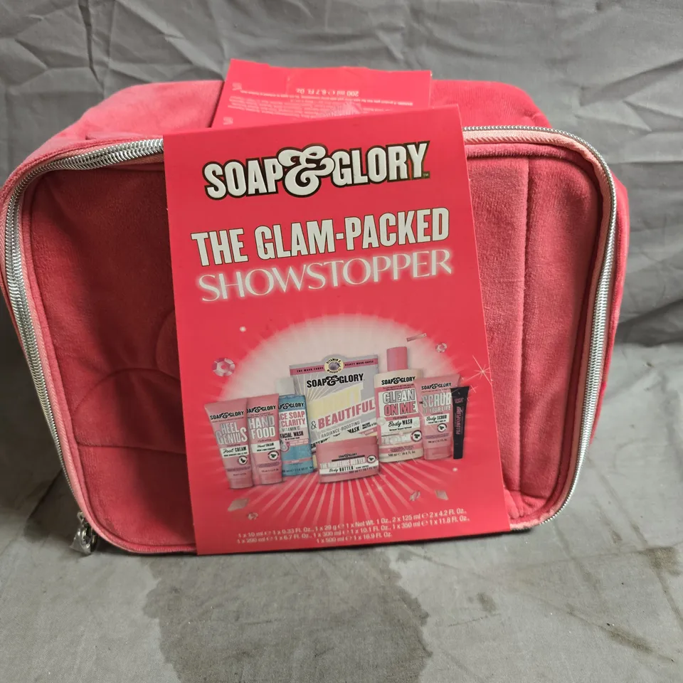 SOAP & GLORY THE GLAM-PACKED SHOWSTOPPER COSMETICS GIFT SET 