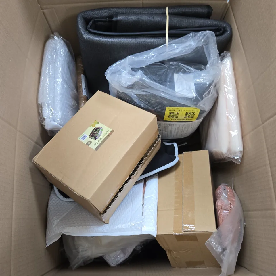 BOX OF APPROXIMATELY 15 ASSORTED HOUSEHOLD ITEMS TO INCLUDE FAUX FLOWER WREATH, CHRISTMAS TAGS AND AN AUTO BILGE PUMP