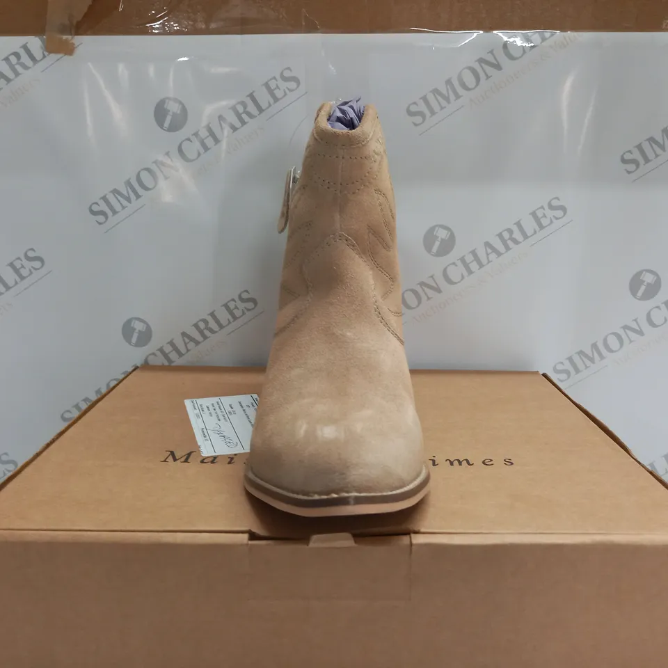 BOXED MAISON DE NIMES SUEDE WESTERN BOOTS - SIZE 5