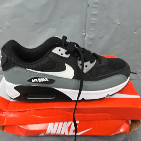 BOXED PAIR OF NIKE AIR MAX 90 ESSENTIAL TRAINERS IN BLACK/WHITE - UK 5.5