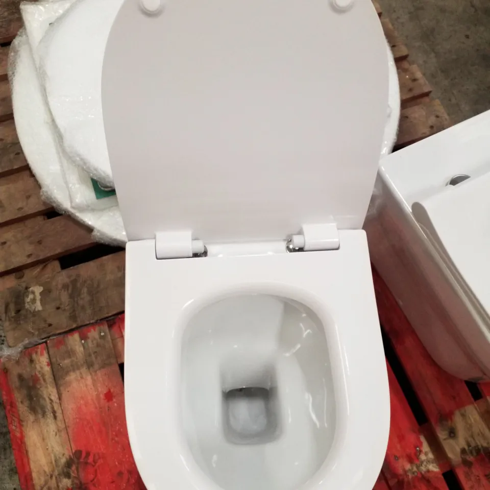 BRAND NEW TOILET PAN WITH SEAT