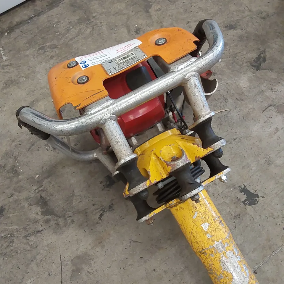 ROBEL 62.05 2 STROKE VERTICAL TAMPER - RAILWAY MAINTENANCE TOOL