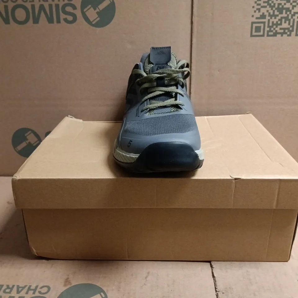 BOXED PAIR OF ADIDAS 5.10 TRAILCROSS XT TRAINERS IN GREY SIZE UK 11