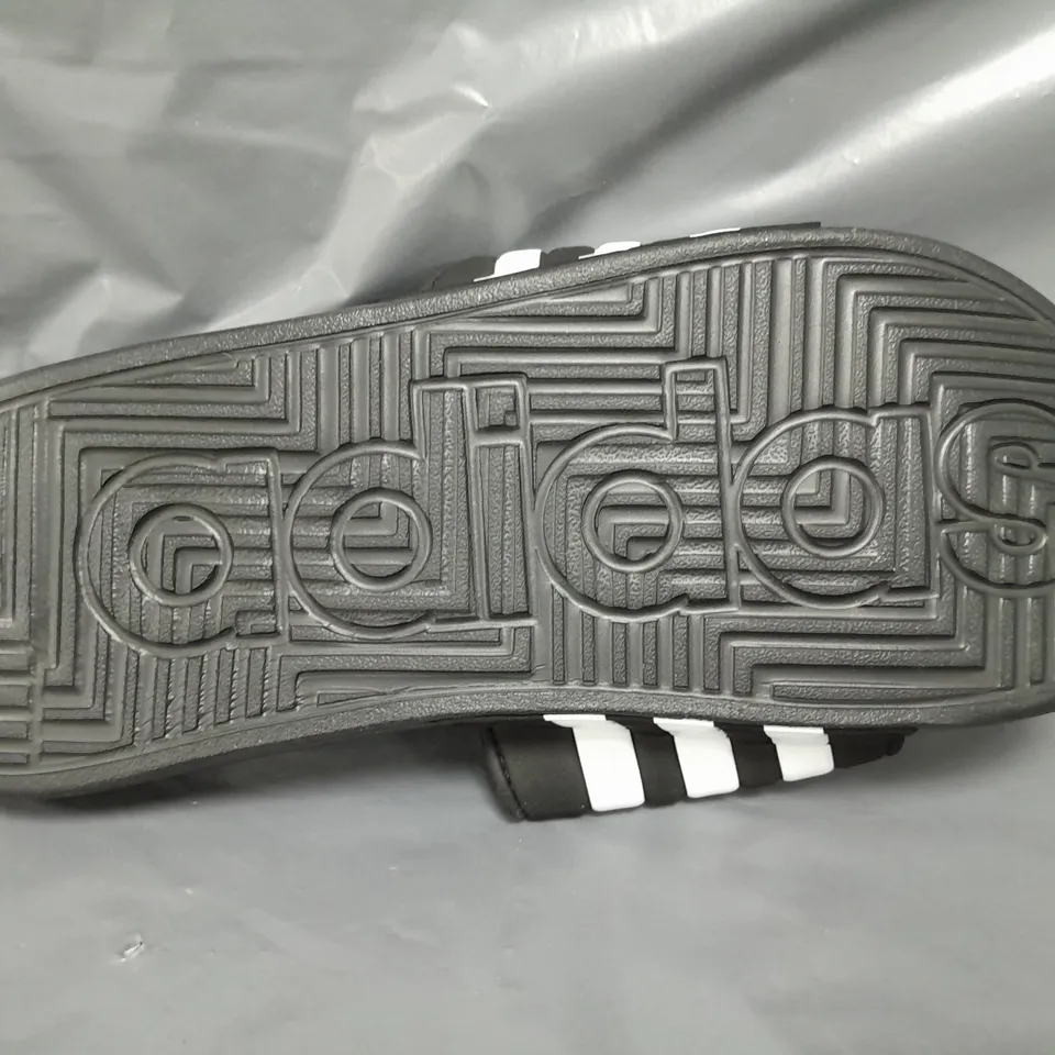 PAIR OF ADIDAS ADISSAGE SLIDERS IN BLACK/WHITE UK SIZE 9
